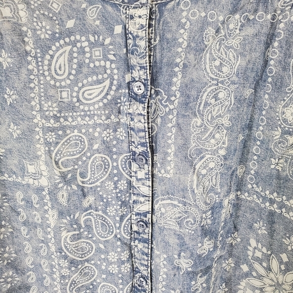 Pachwork Print Woman's Top Size Large Blue White - Picture 3 of 6